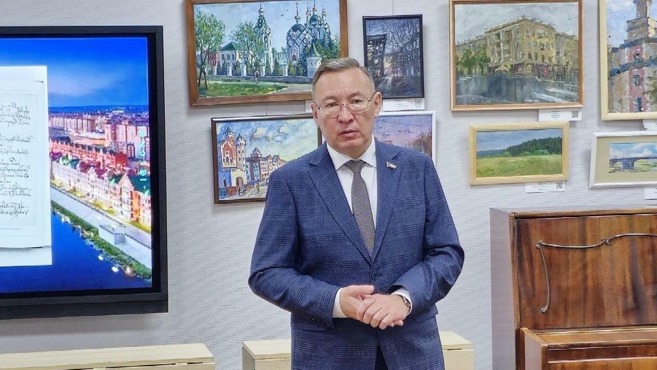 Главу городского округа «Город Йошкар-Ола» Евгения Кузьмина наградили высокой наградой Главу города Йошкар-Олы Евгения Кузьмина удосто...