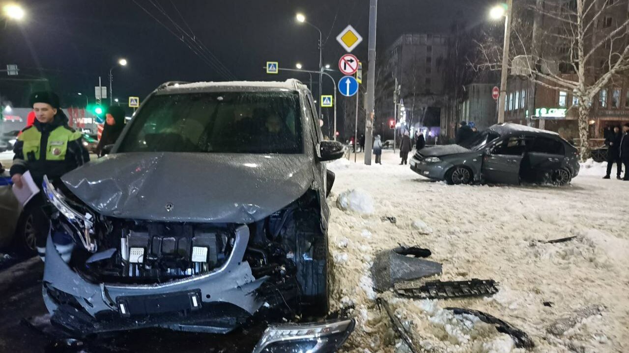 Сегодня в пятом часу дня на перекрестке улицы К...