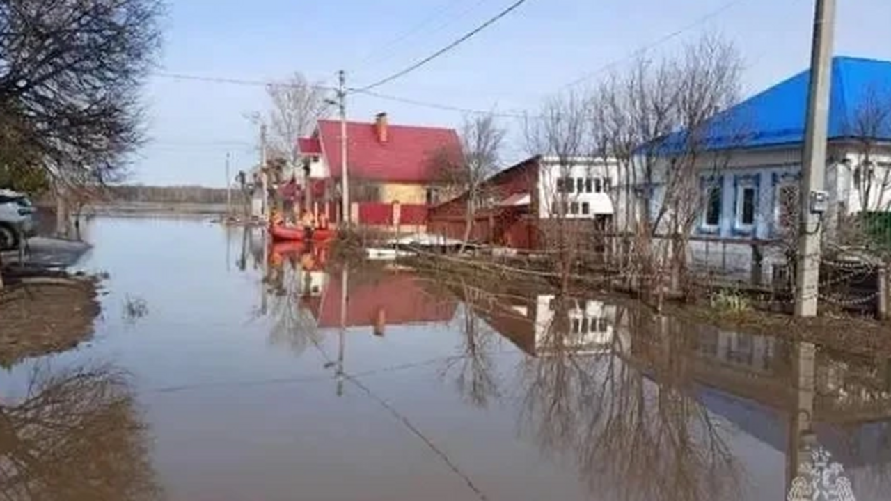 В Йошкар-Оле на утро четверга подтоплено 145 жилых домов В Йошкар-Оле на утро четверга подтоплено 145 жи...